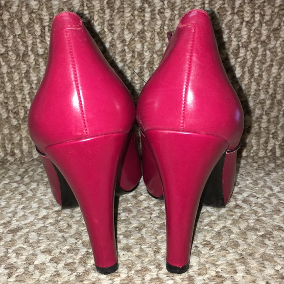 - Enzo Angiolini Red Real Leather Peep Toe Oxford Pumps Sexy AF - Picture 6 of 7